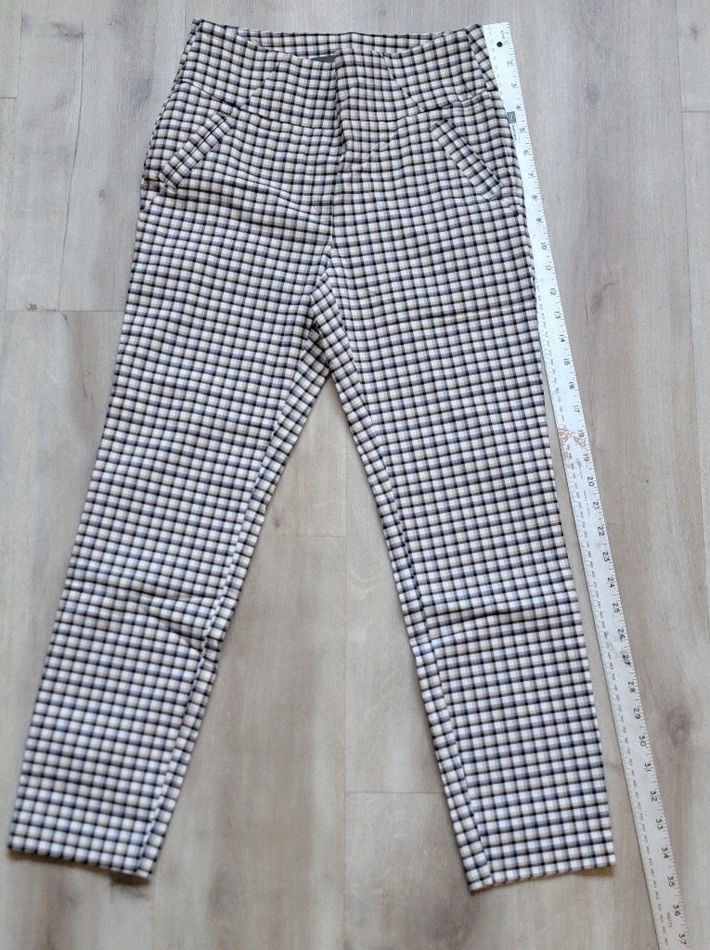 Suzy Shier Beige and Black Plaid Cropped Pants